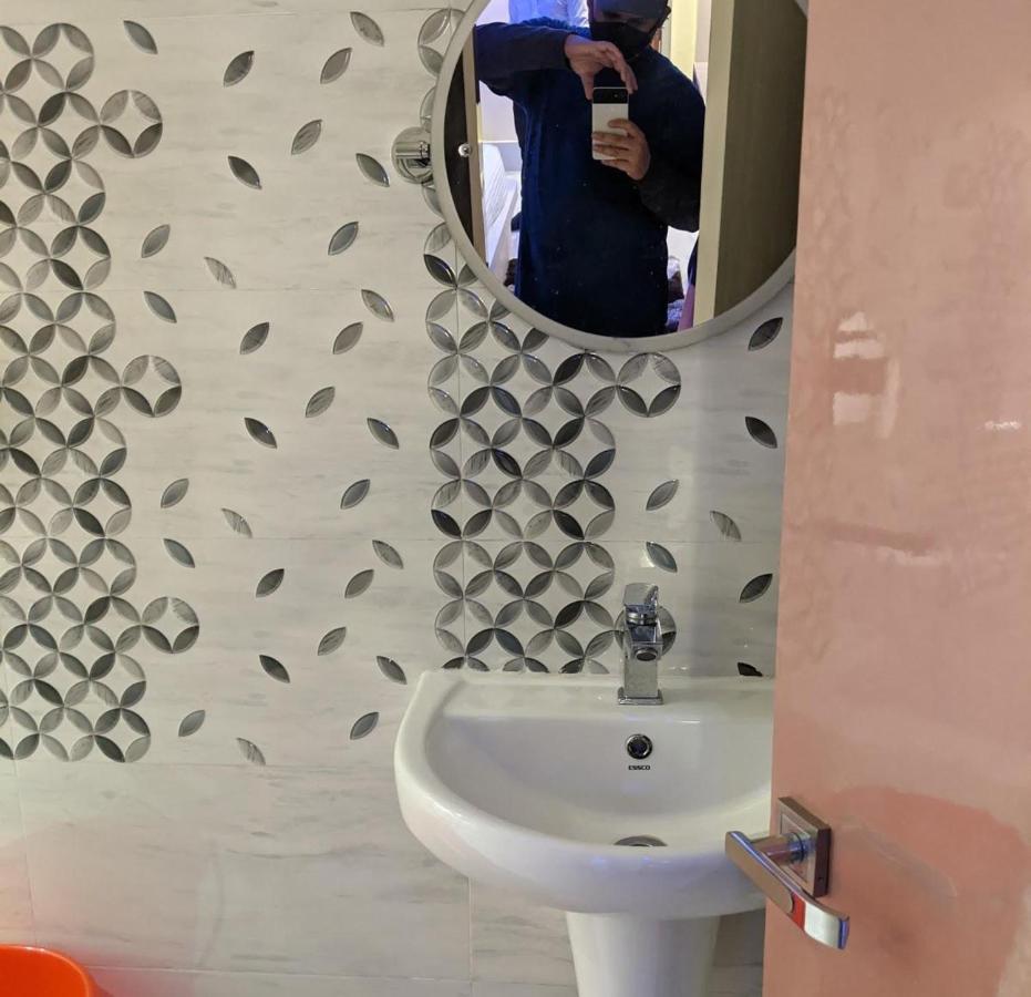 Gokul Raj By Wb Economy , Madhubani Hotell Exteriör bild